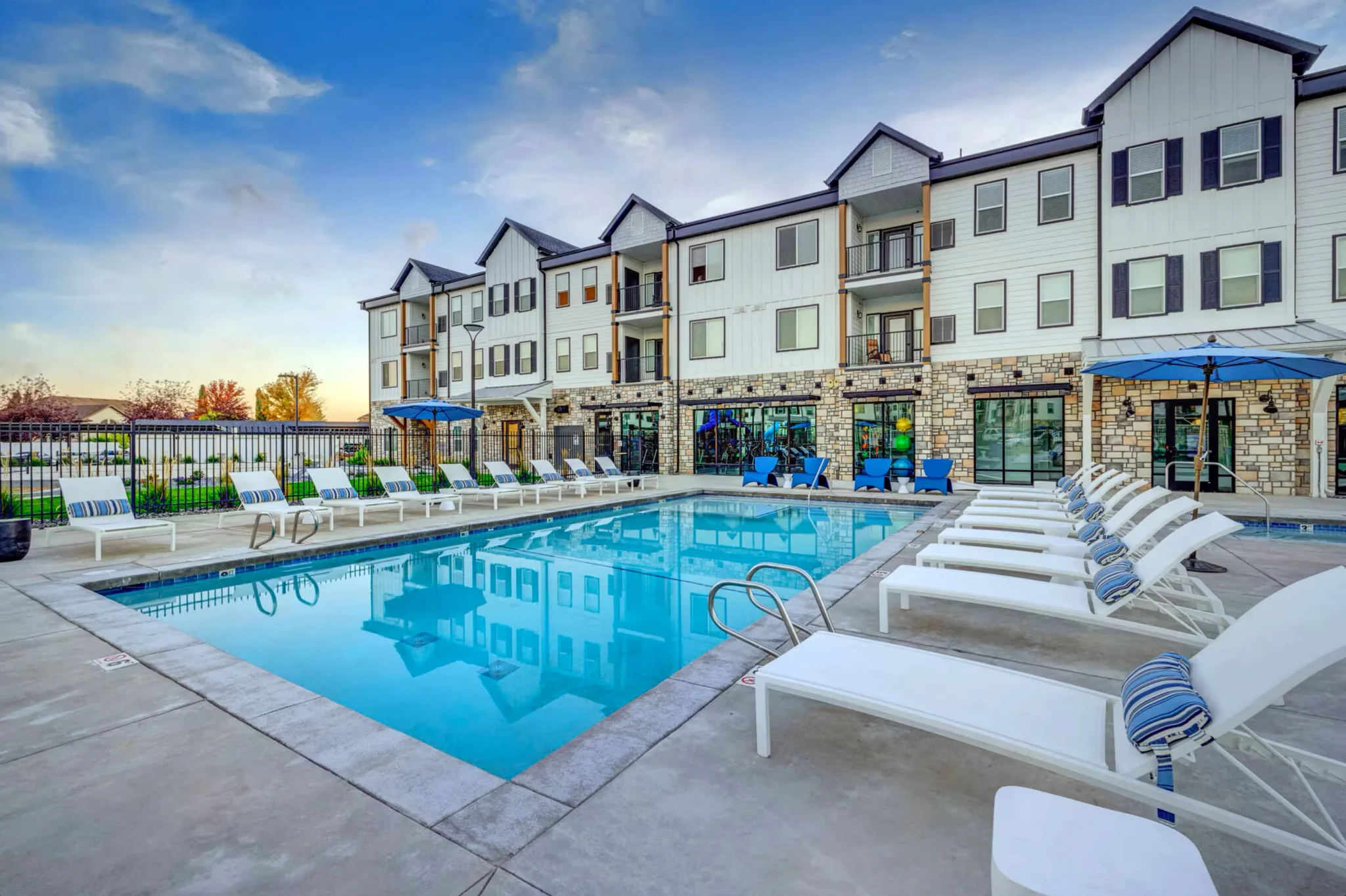 Aria Apartments & Townhomes
